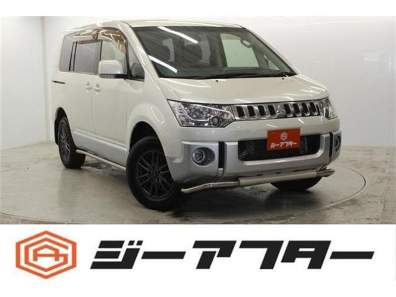 MITSUBISHI DELICA D5