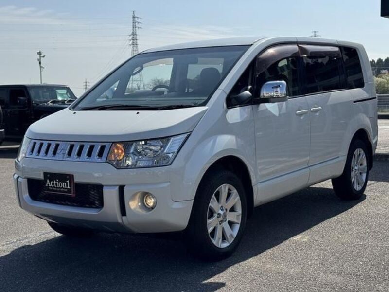 MITSUBISHI DELICA D5