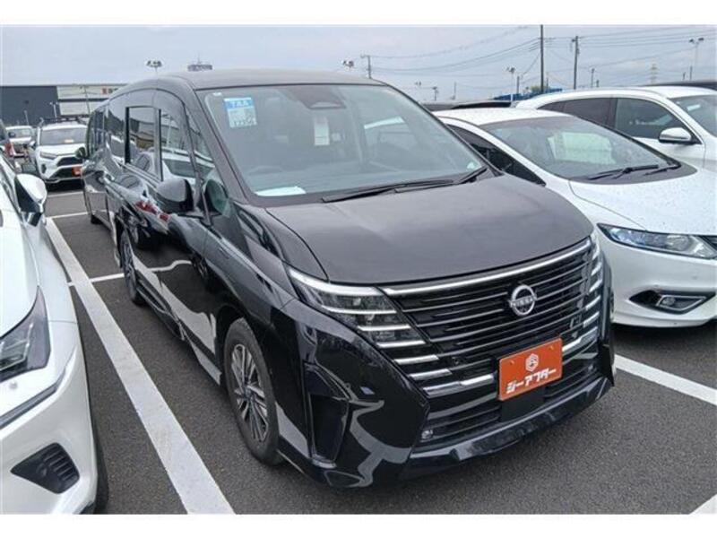 NISSAN SERENA