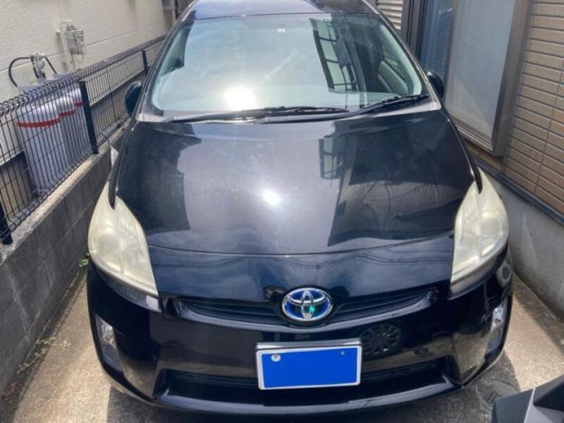 TOYOTA PRIUS