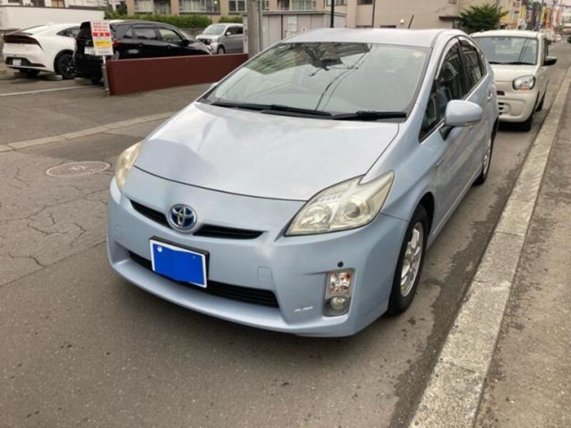 TOYOTA PRIUS