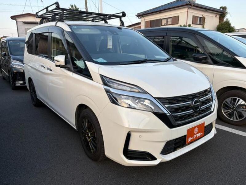 NISSAN SERENA