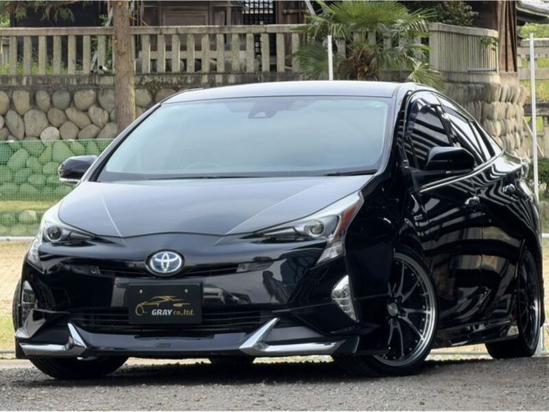 TOYOTA PRIUS