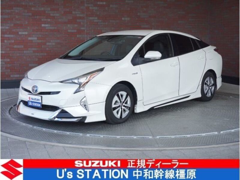 TOYOTA PRIUS