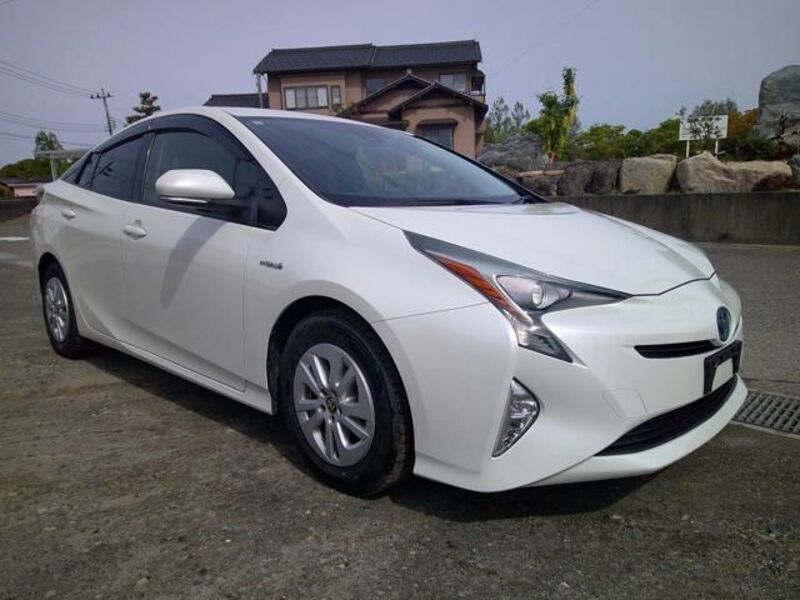 TOYOTA PRIUS