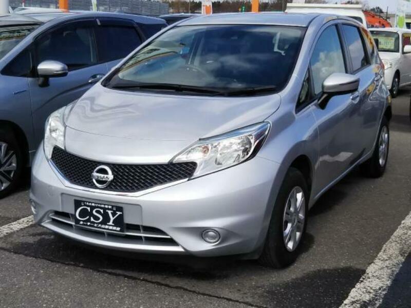 white nissan sunny