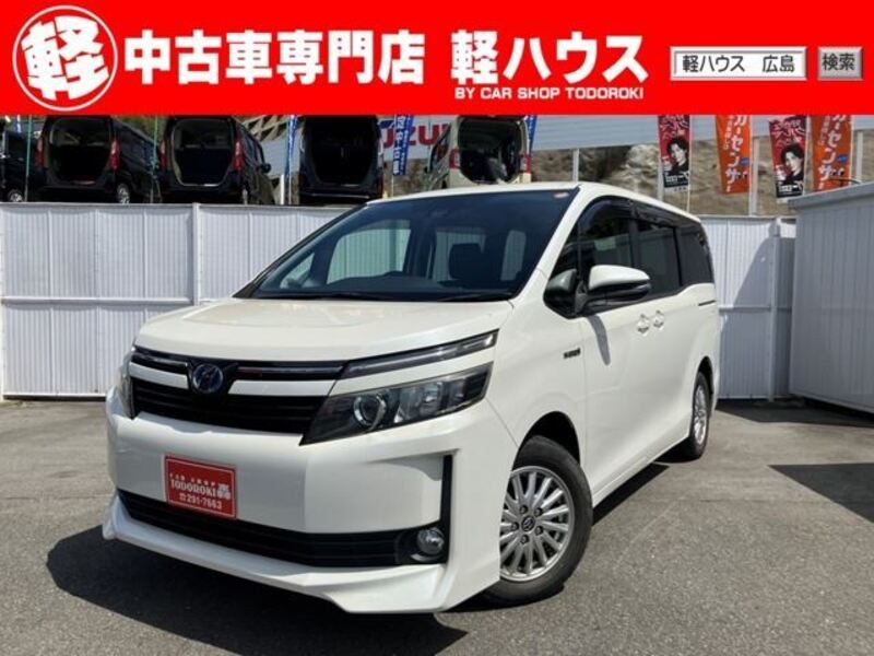 TOYOTA VOXY