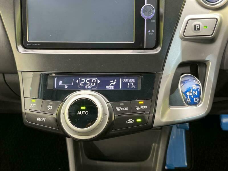 PRIUS ALPHA
