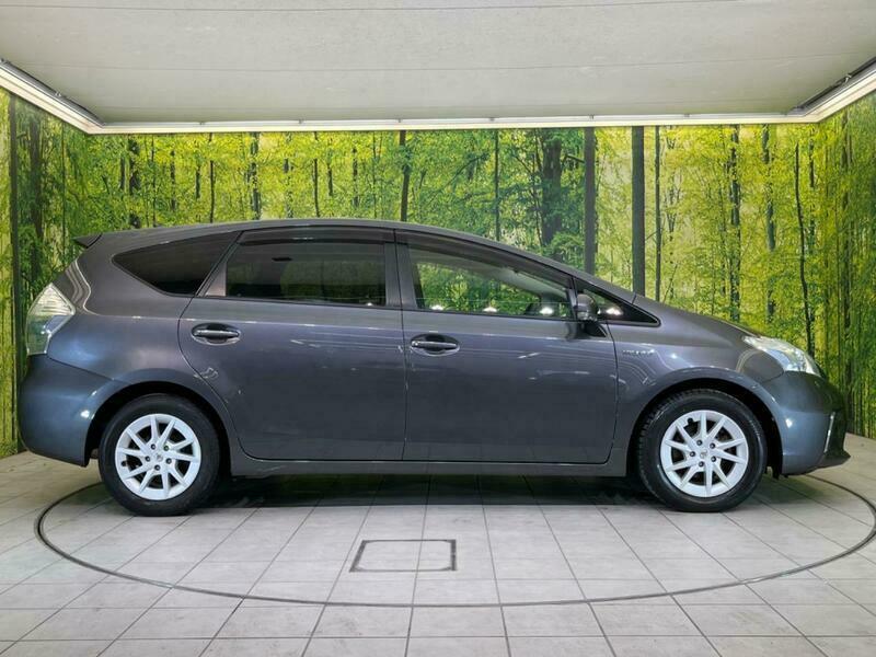 PRIUS ALPHA