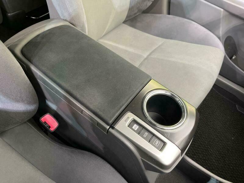 PRIUS ALPHA