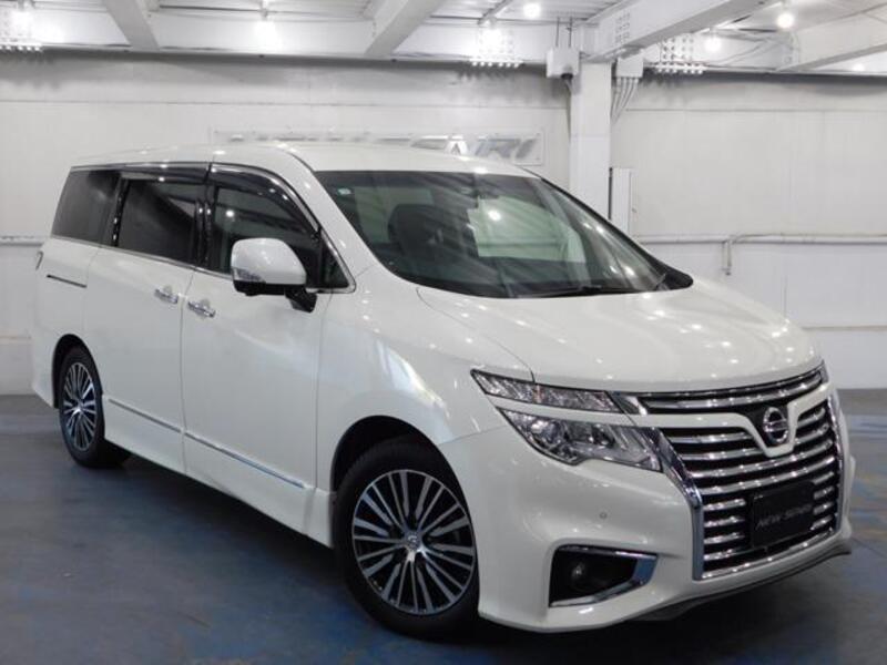 NISSAN ELGRAND