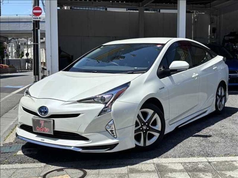 TOYOTA PRIUS