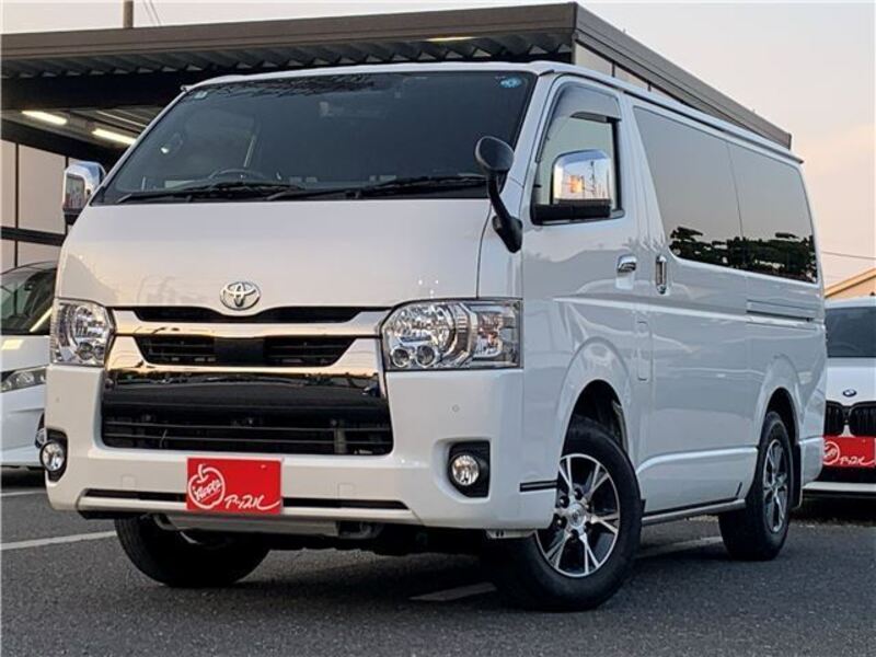 TOYOTA HIACE