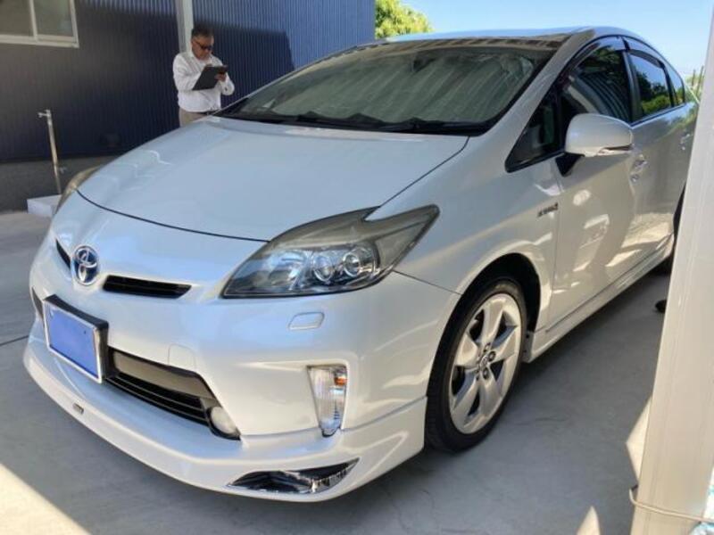 TOYOTA PRIUS