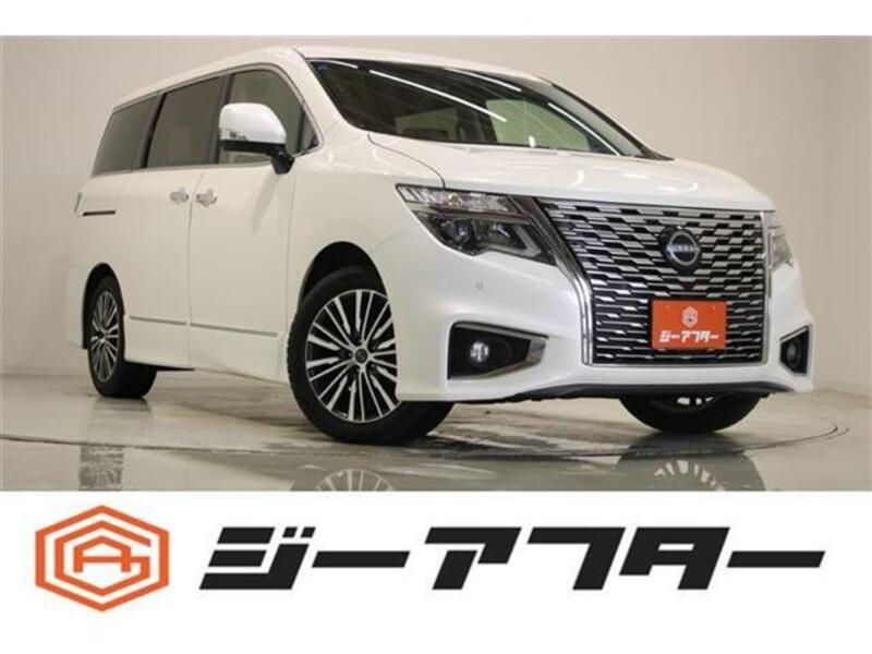 NISSAN ELGRAND