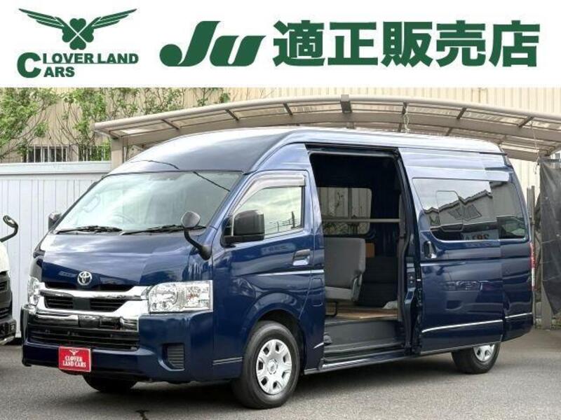 TOYOTA HIACE VAN