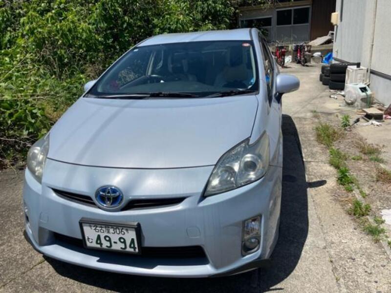TOYOTA PRIUS