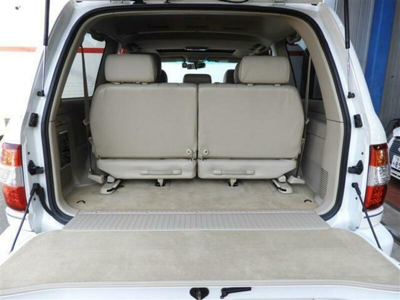 LAND CRUISER