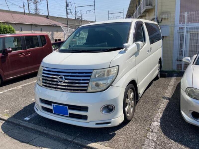 NISSAN ELGRAND