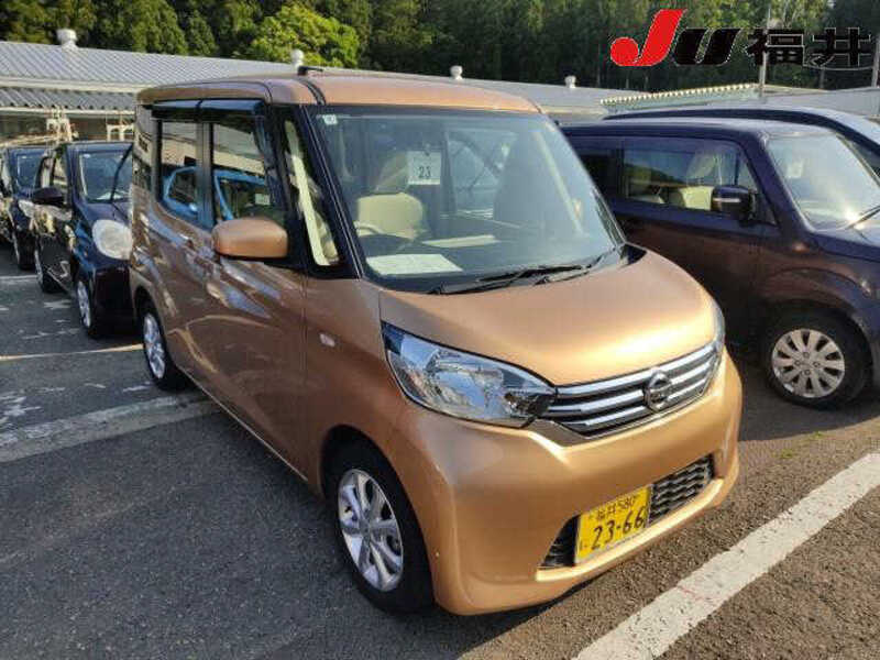 NISSAN DAYZ ROOX