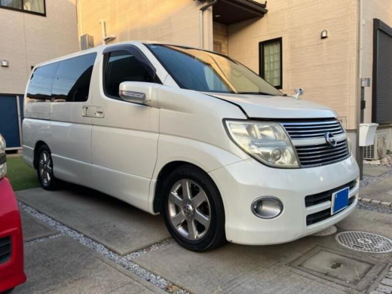NISSAN ELGRAND