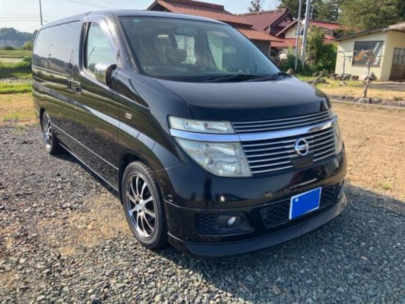 NISSAN ELGRAND