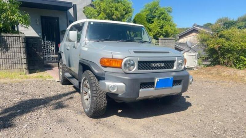 TOYOTA FJ CRUISER