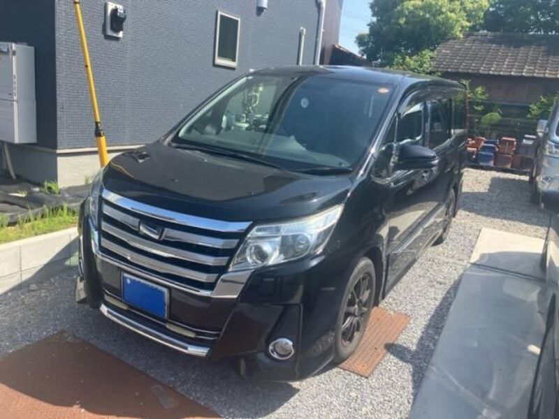 TOYOTA NOAH