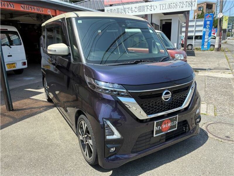 NISSAN ROOX