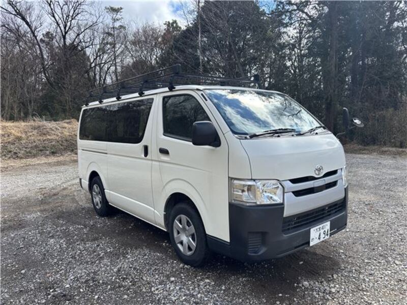 TOYOTA HIACE