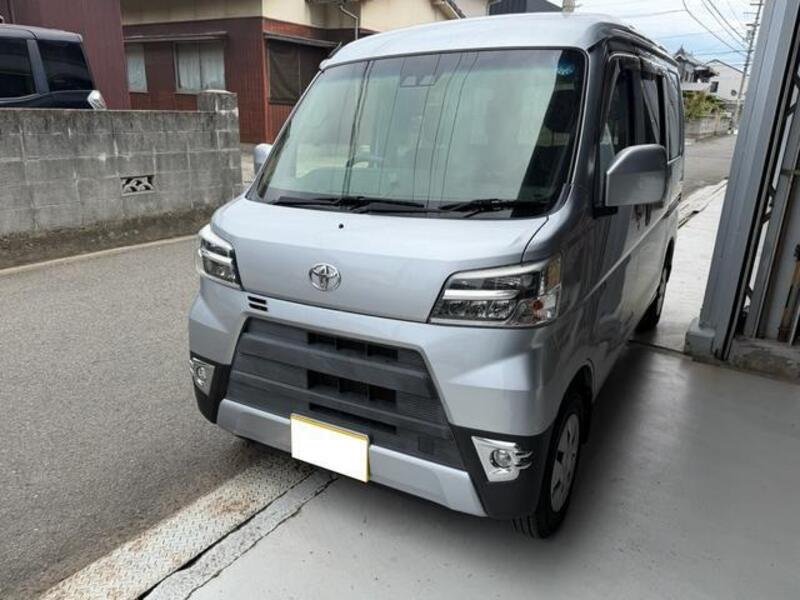 TOYOTA PIXIS VAN