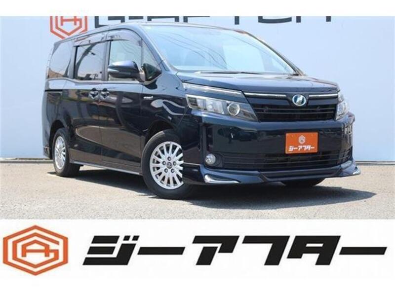 TOYOTA VOXY
