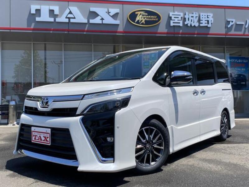 TOYOTA VOXY