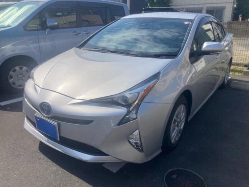 TOYOTA PRIUS