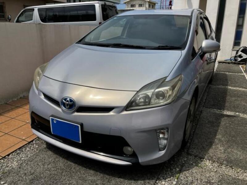 TOYOTA PRIUS