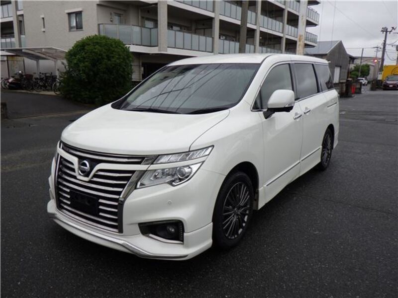 NISSAN ELGRAND