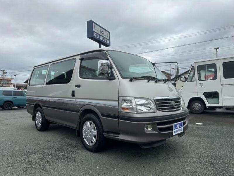 TOYOTA HIACE WAGON