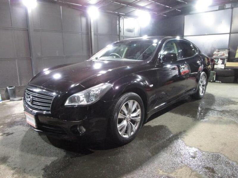 NISSAN FUGA
