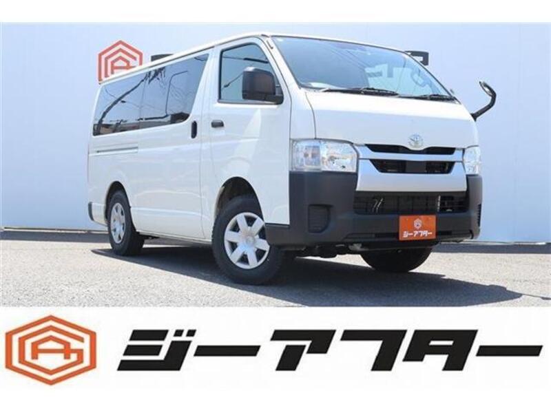 TOYOTA HIACE
