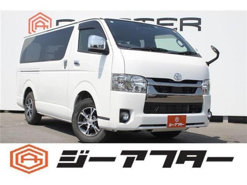 TOYOTA HIACE