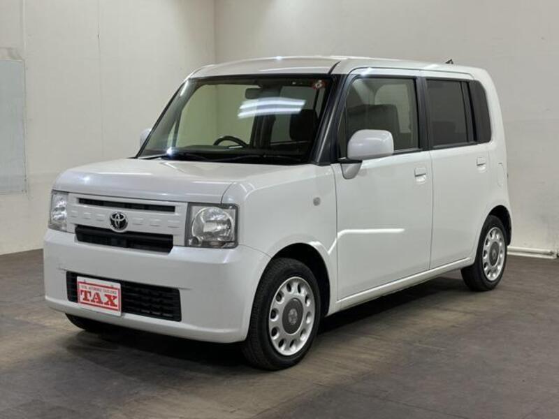 TOYOTA PIXIS SPACE