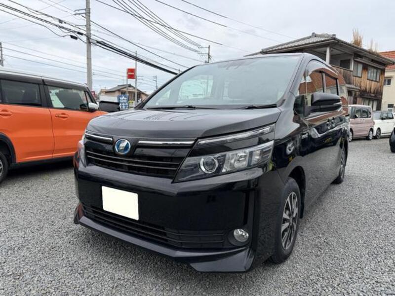 TOYOTA VOXY