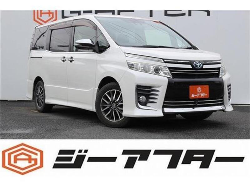 TOYOTA VOXY