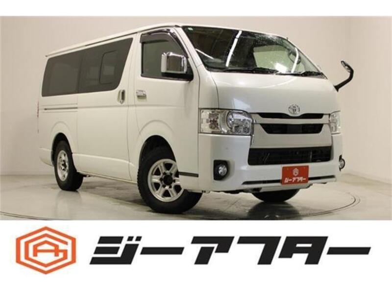 TOYOTA HIACE