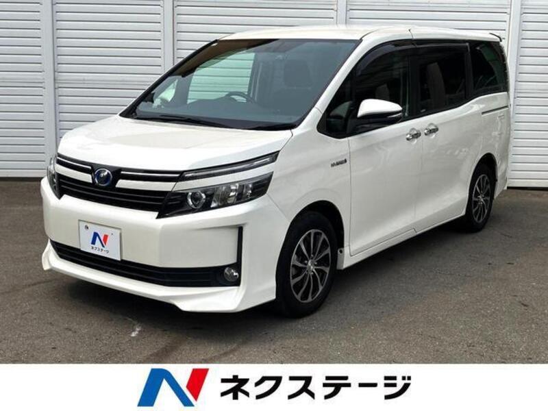 TOYOTA VOXY