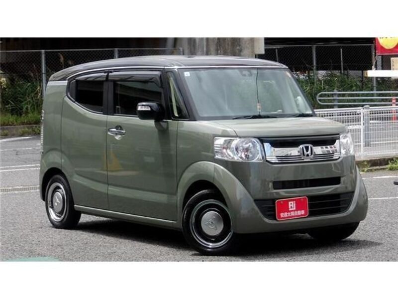 HONDA N BOX SLASH