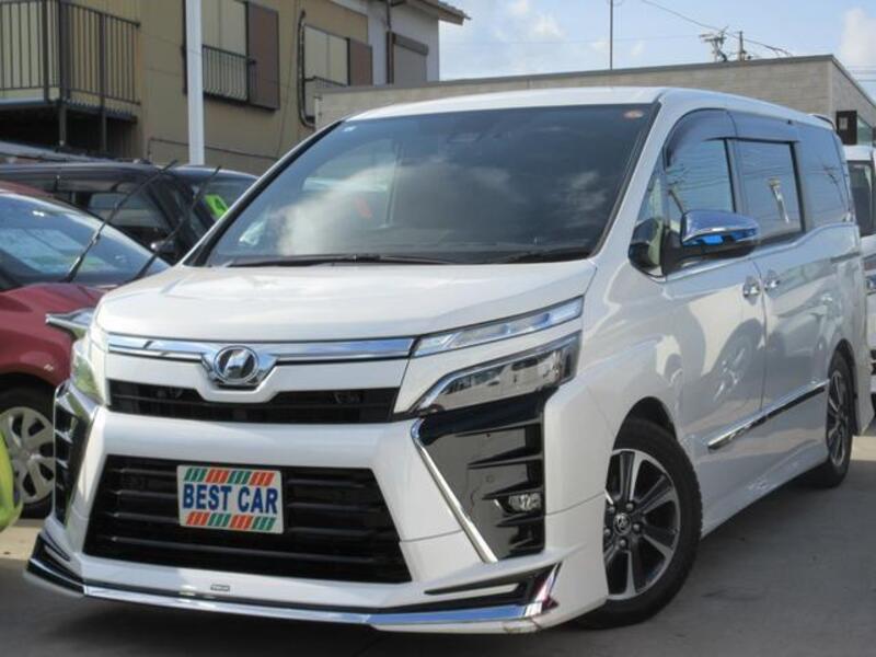 TOYOTA VOXY