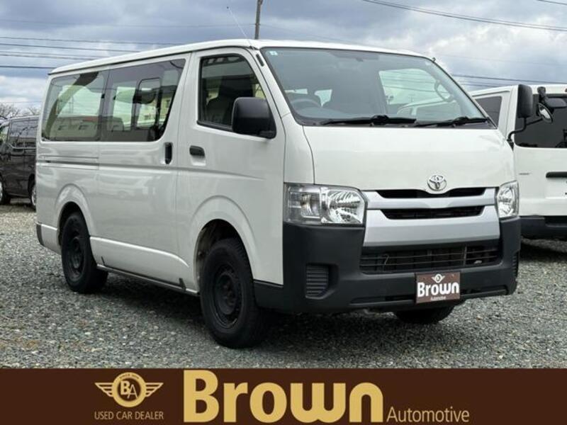 TOYOTA HIACE VAN