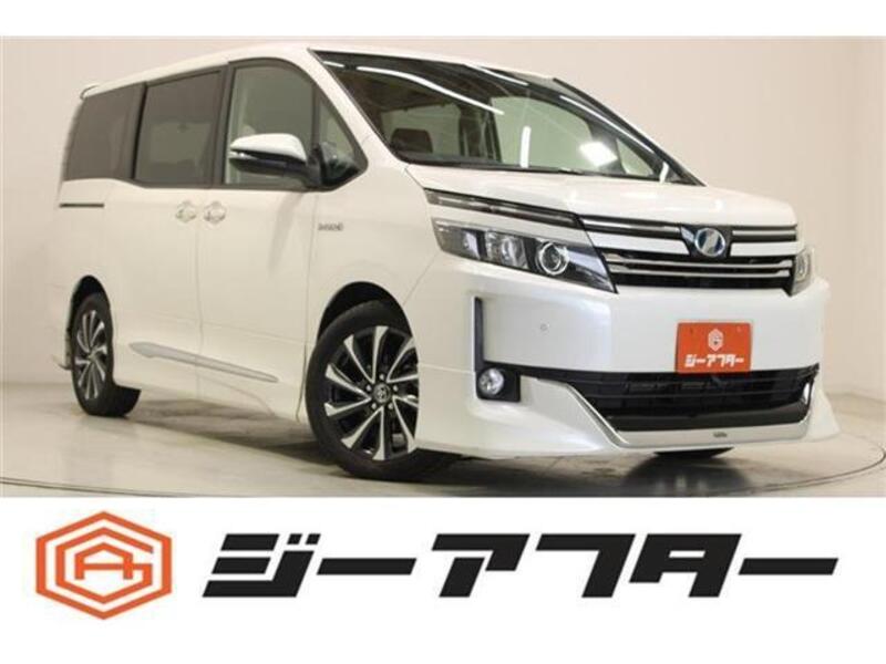 TOYOTA VOXY