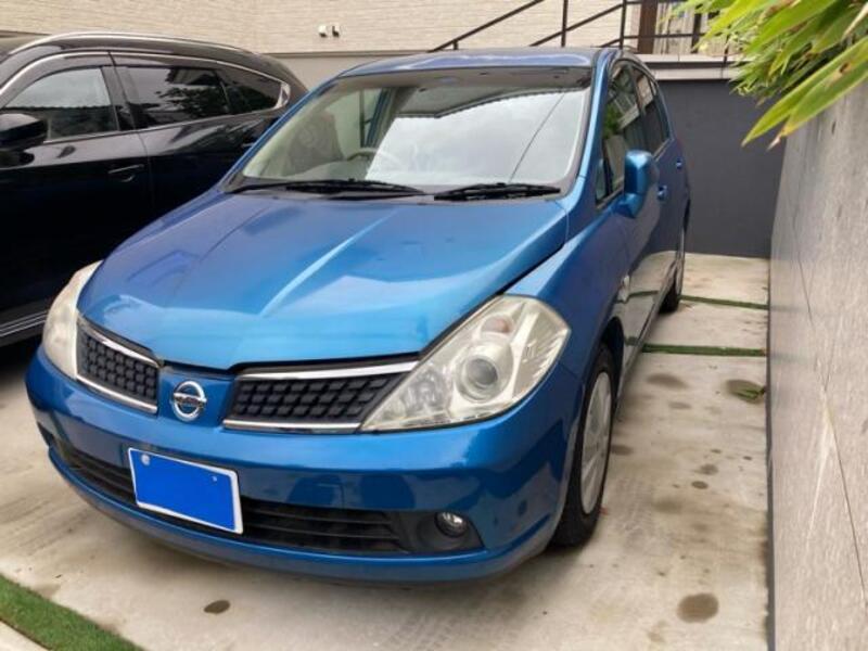 NISSAN TIIDA